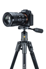 Macchina fotografica sulla testa del treppiede Vanguard Veo 2X 204ABP